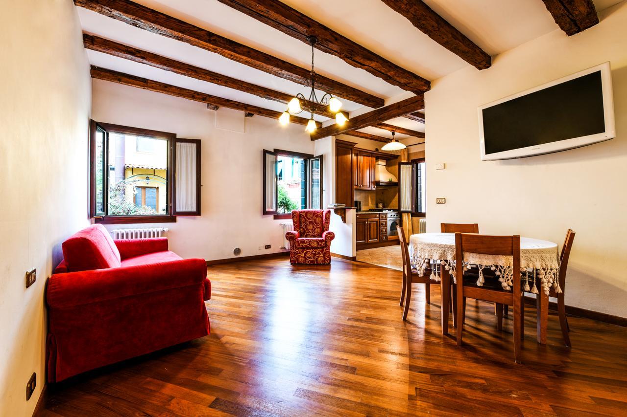 Red Fashion Apartment เวนิส ภายนอก รูปภาพ